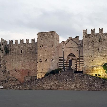 Appartamento Taverna Abitazione A 15 Km Da Firenze Prato  Esterno foto