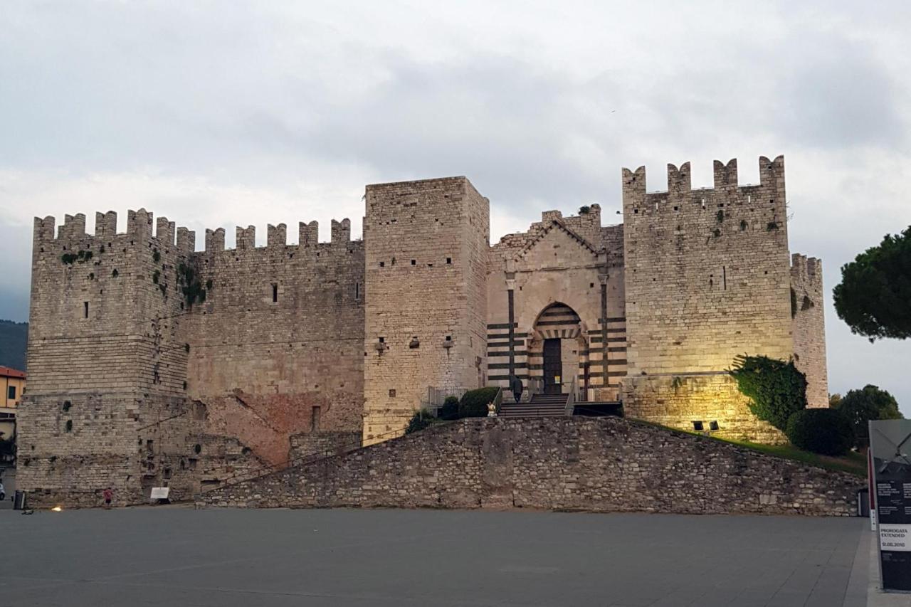 Taverna Abitazione A 15 Km Da Firenze Prato  Esterno foto
